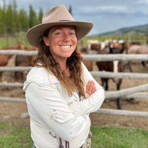 Meet your Posher, Elee